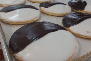 Cookies black white